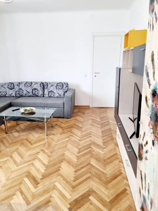 Cozy Apartment Near City Center 布加勒斯特 外观 照片